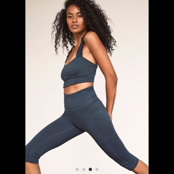 FREE PEOPLE MOVEMENT Blue Capri Crop Athletic Workout Yoga Leggings Size Small - Picture 3 of 12